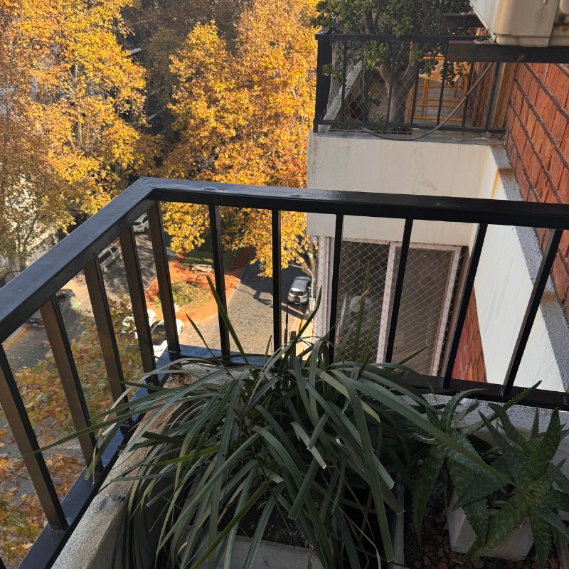 Servicio de reparación de barandas para edificios, balcones y escaleras por HERREELEC en CABA